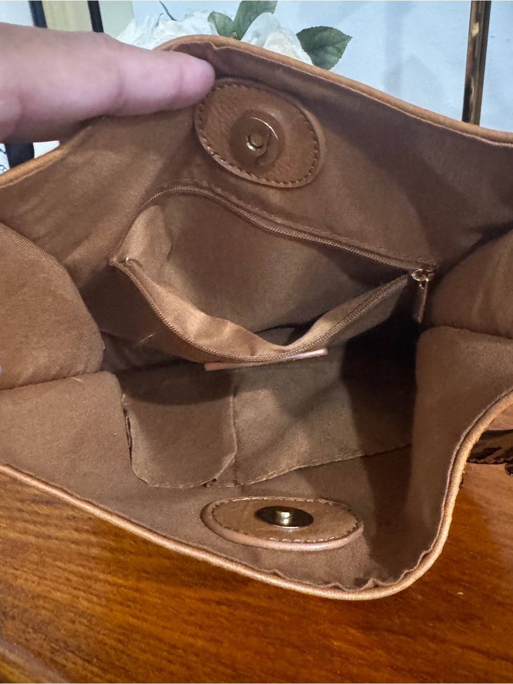 Stylish Tan Leather Crossbody Bag with Embroidered tow Strap - Picture 3 of 13